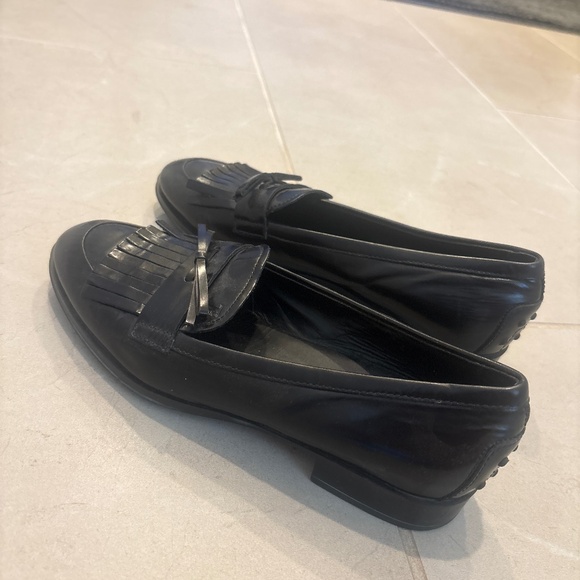 Shoes - Picture 1 of 3